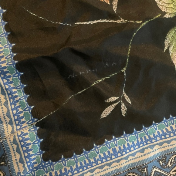 Johnny Was 100% Silk Johnny Was Floral Print Tassel Scarf 44" x 44" - Picture 6 of 8